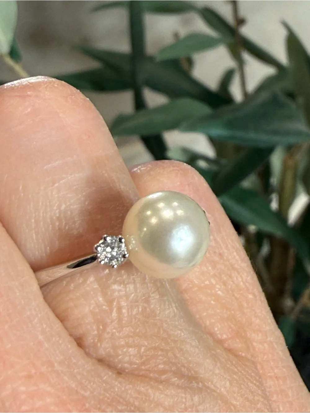 Diamond Pearl Ring in White Gold